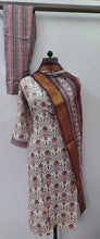 Load image into Gallery viewer, Beautiful Kurti Set With Dupatta
