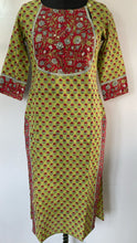 Load image into Gallery viewer, Pure Hand Block Cotton Kurti
