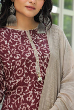 Load image into Gallery viewer, Viscose Silk Kurti With Dupatta
