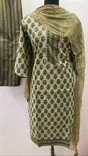 Load image into Gallery viewer, Green Muslin Full Set With Chiffon Dupatta
